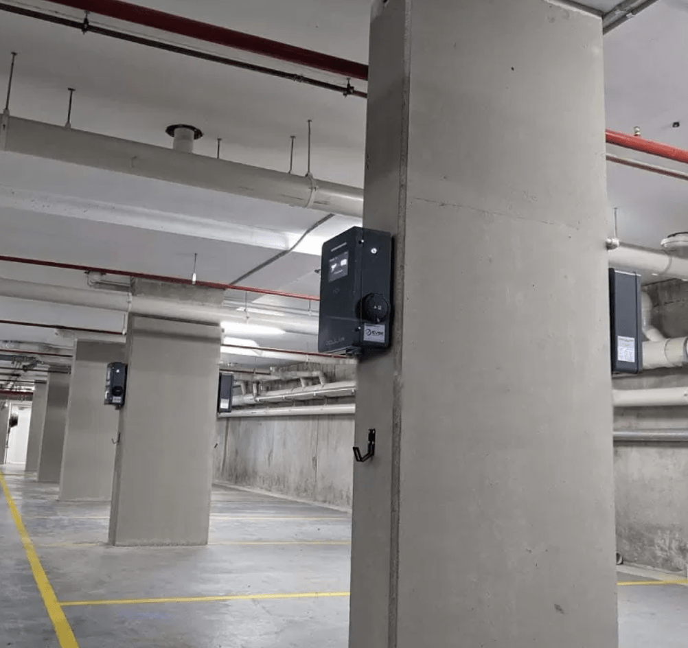 Ocular IQ Commercial | 7 kW/22kW | OCPP 1.6J