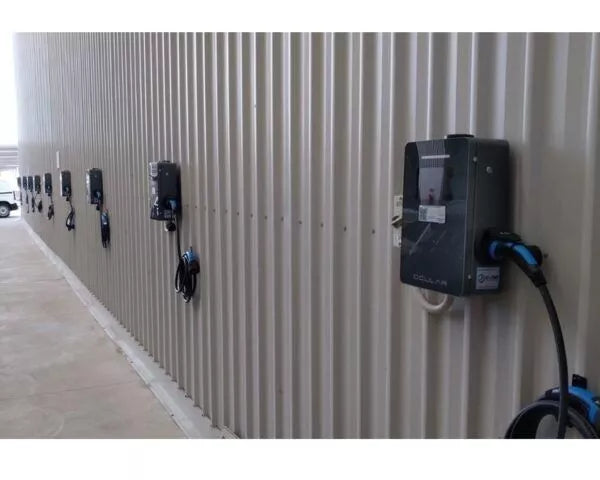 Ocular IQ Commercial | 7/22 kW | OCPP 1.6J | w/5m cable